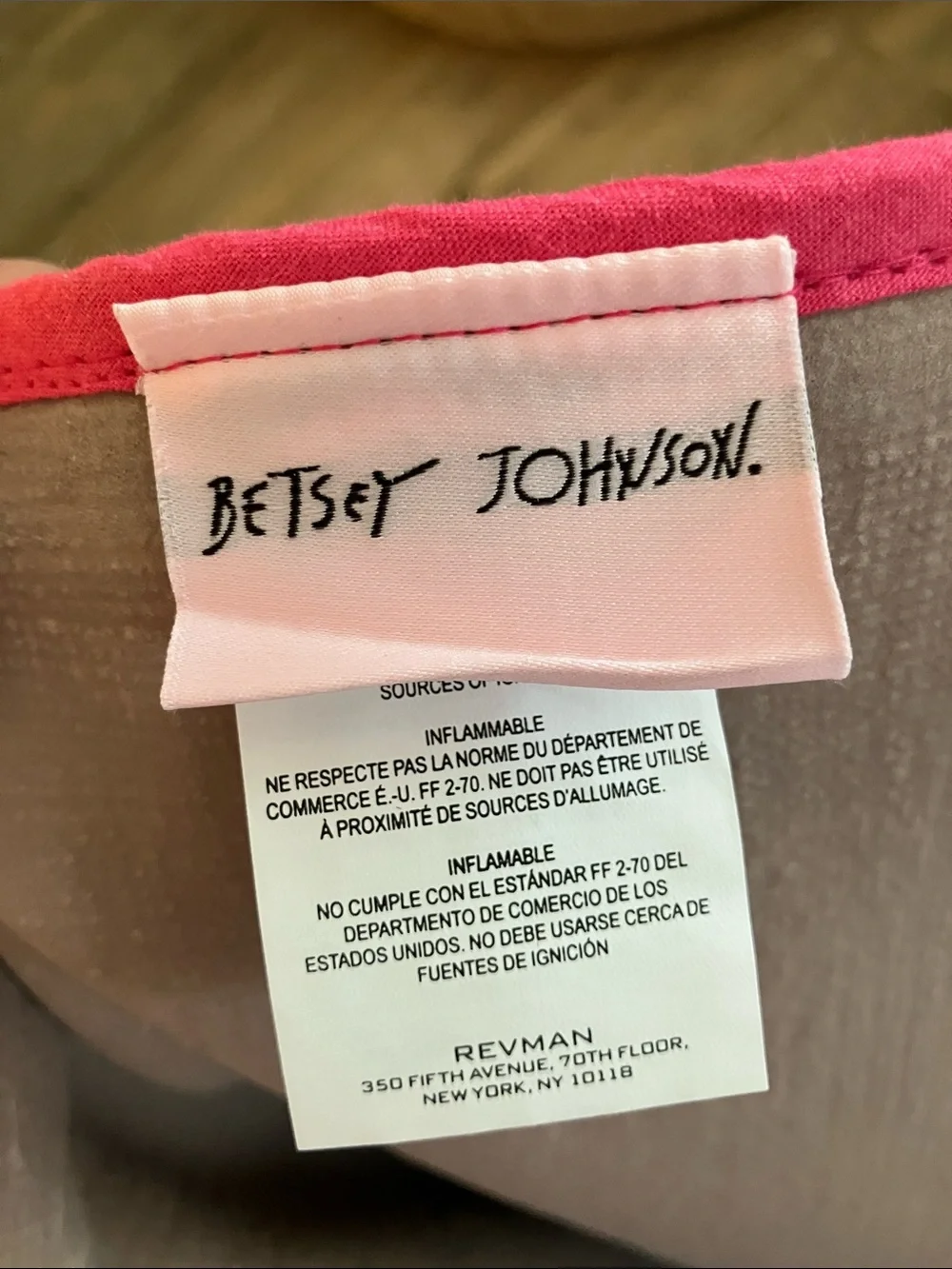 🎀Betsey Johnson bath rug kitchen mat hallway rug hot pink super soft NWT
